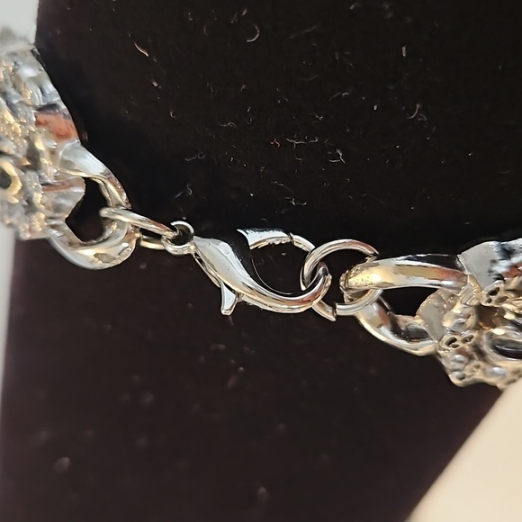 SKULL Antiqued Silverstone 8" Long Bracelet - Picture 6 of 9